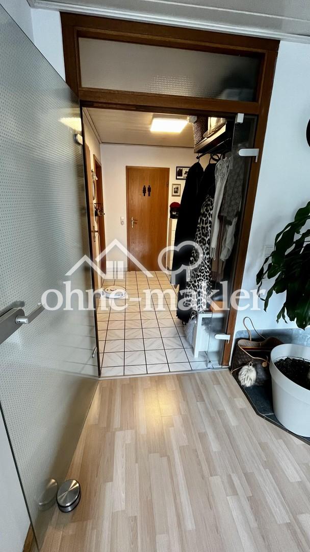 Lichtdurchflutete 3,5-Zimmer-Dachgeschosswohnung mit Balkon, Wärmepumpe und PV-Anlage - Foto 2