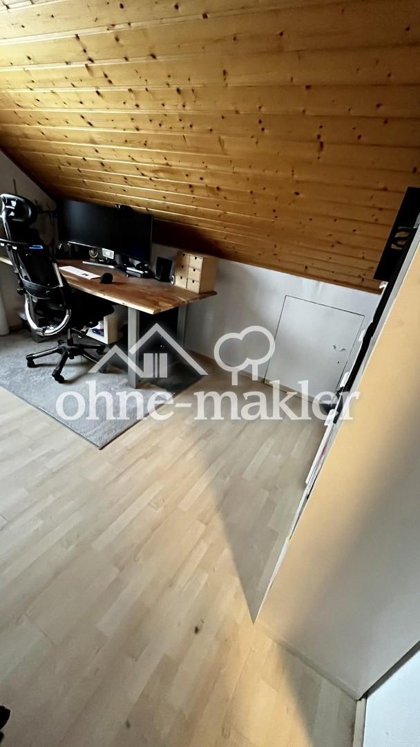 Lichtdurchflutete 3,5-Zimmer-Dachgeschosswohnung mit Balkon, Wärmepumpe und PV-Anlage - Foto 1