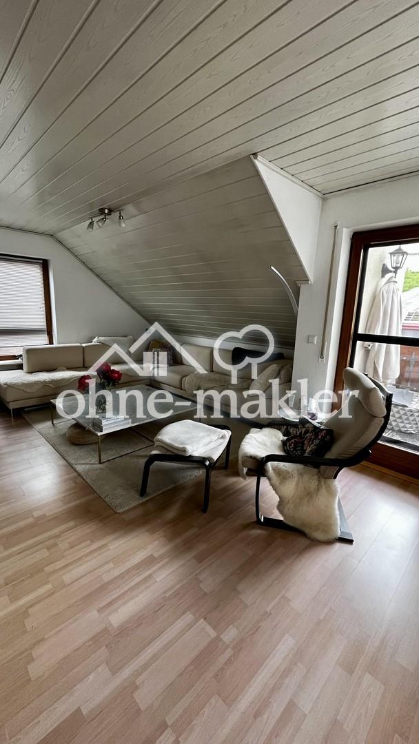 Lichtdurchflutete 3,5-Zimmer-Dachgeschosswohnung mit Balkon, Wärmepumpe und PV-Anlage - Photo 1