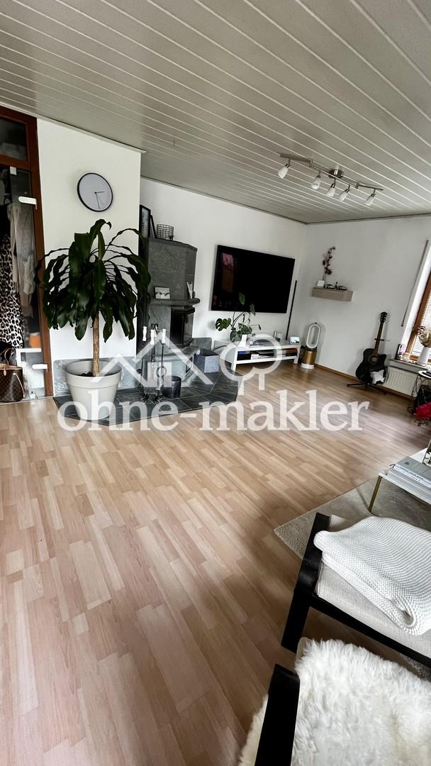 Lichtdurchflutete 3,5-Zimmer-Dachgeschosswohnung mit Balkon, Wärmepumpe und PV-Anlage - Photo 2