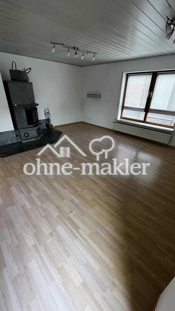 Lichtdurchflutete 3,5-Zimmer-Dachgeschosswohnung mit Balkon, Wärmepumpe und PV-Anlage - Photo 1