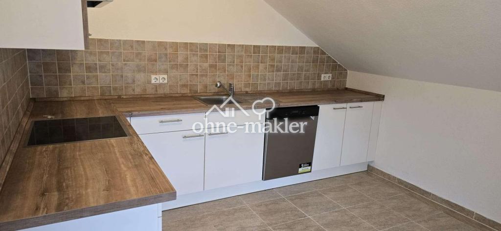 Lichtdurchflutete Wohnung mit viel Charme und Flair, einem Balkon und PKW Außenstellplatz - Photo 3