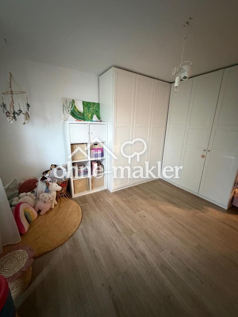 Wohnen mit Charakter: Großzügige 4,5-Zimmer-Wohnung in Leinfelden-Echterdingen (Teilmöbl.+E-Lade.) - Photo 4