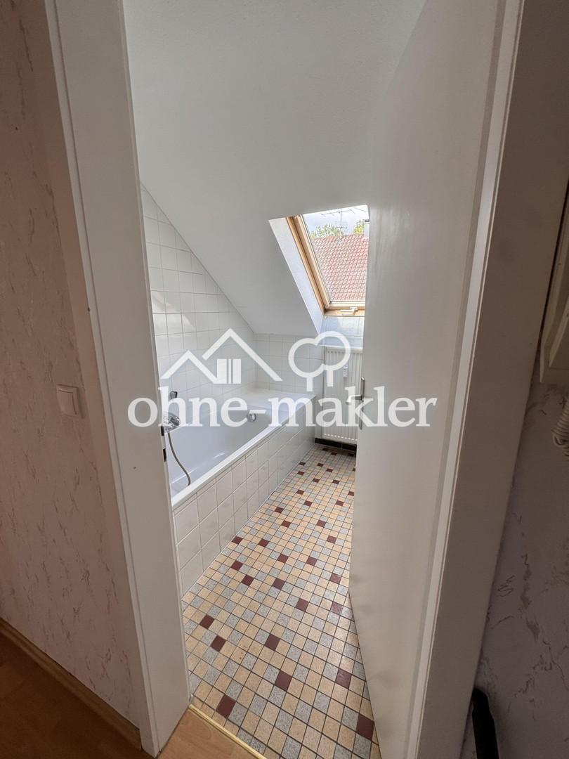 Dachgeschoss-Wohnung - Photo 3