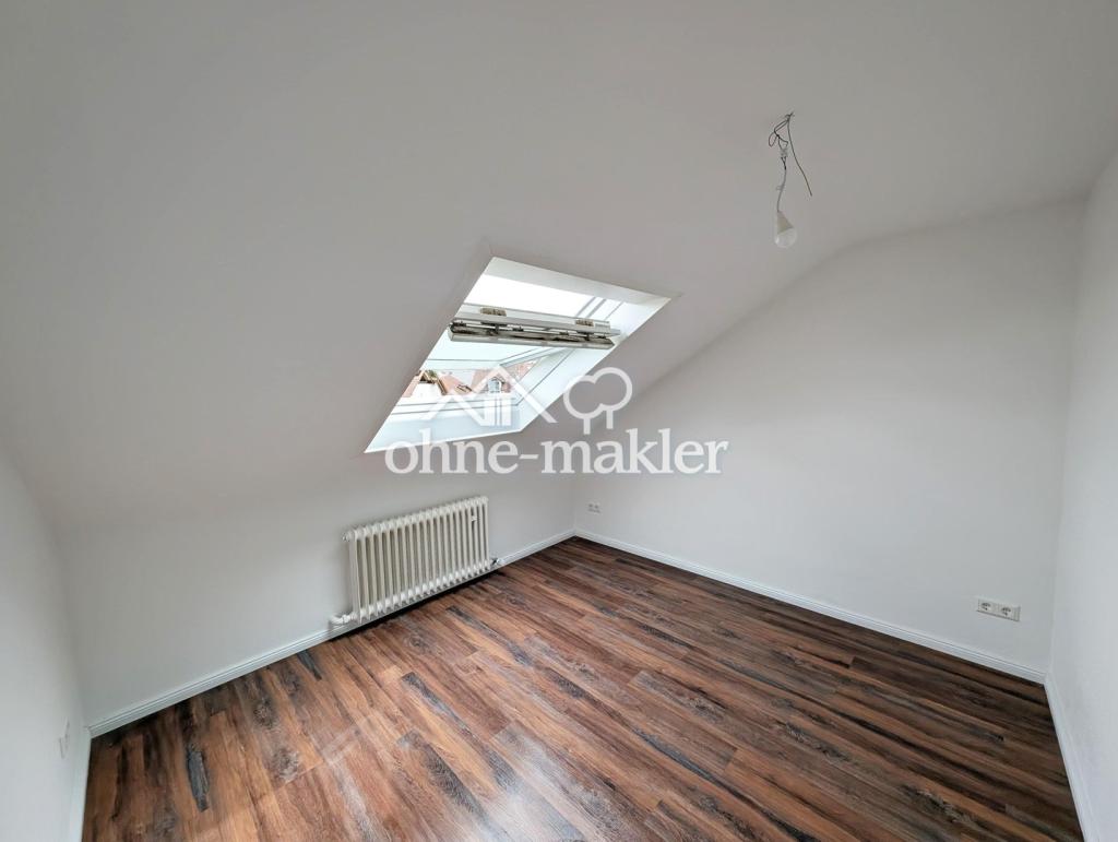 Helle 3-Zimmer-Wohnung | ca. 77 m² | frisch saniert | neue Einbauküche | Stellplatz optional - Photo 1