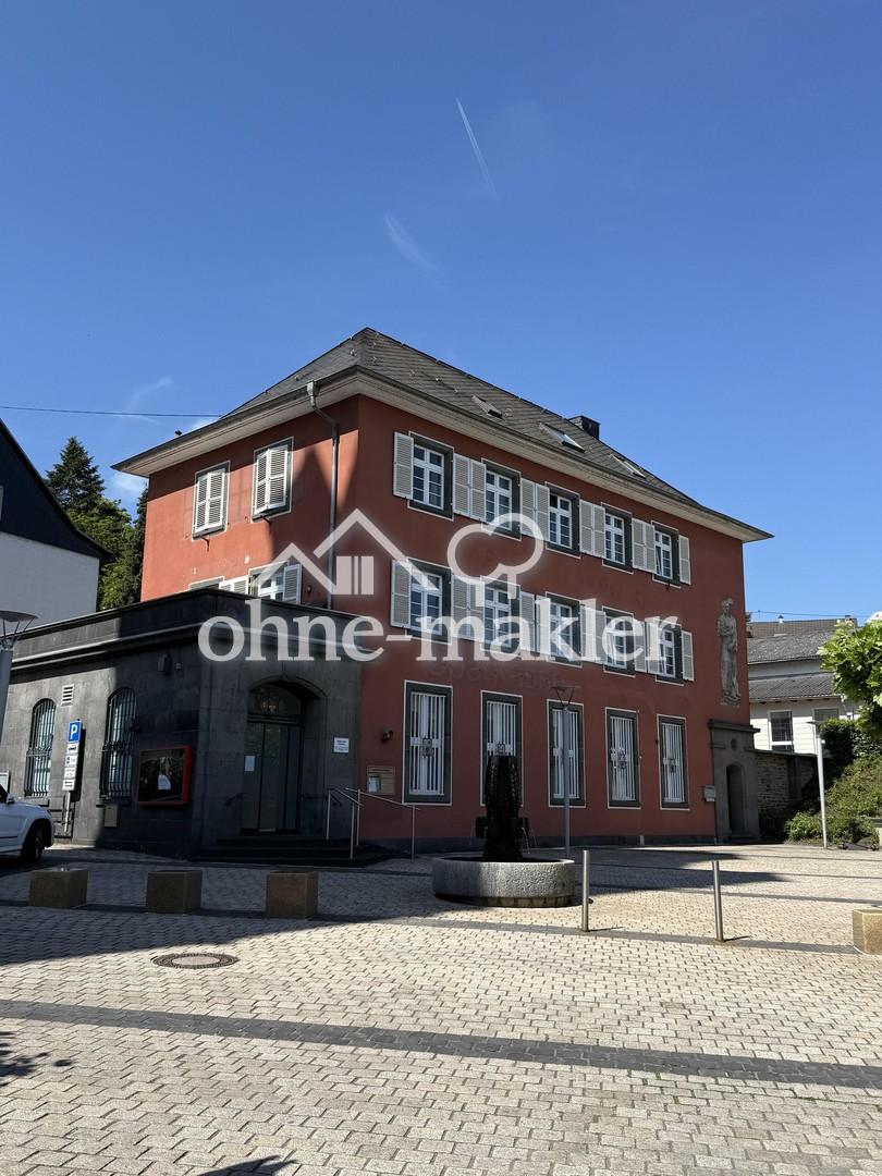 Schöne 4-Zimmerwohnung mit Balkon, zwei Schlafzimmern & großem Wohnbereich - Foto 1