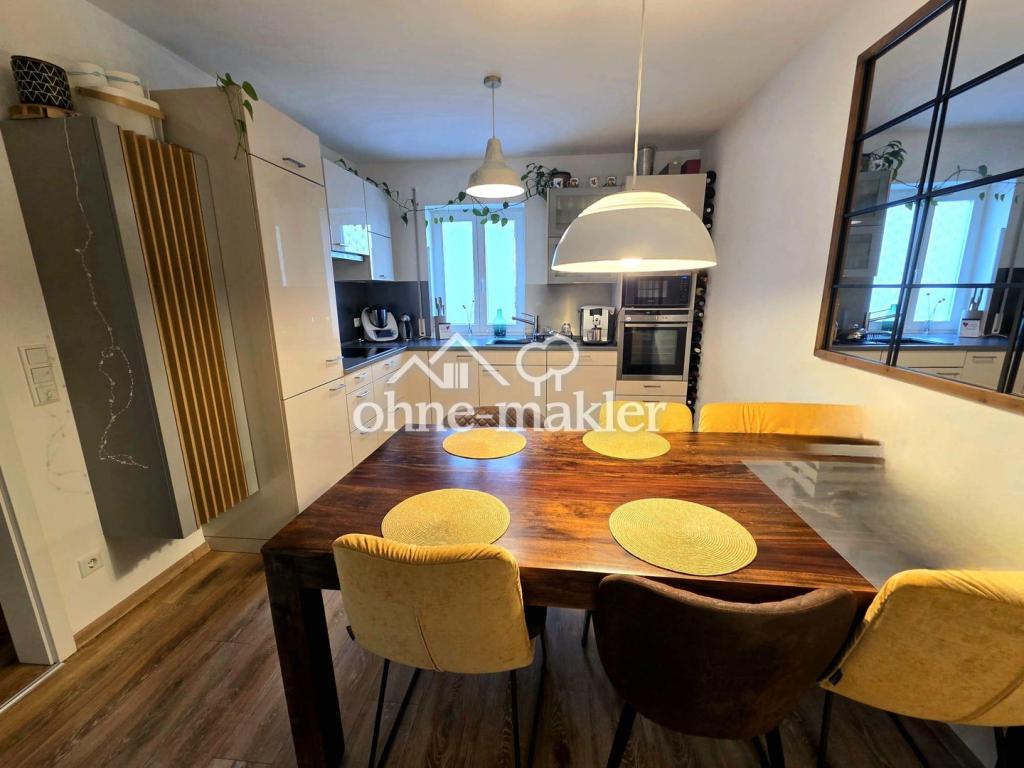 Stilvolle Stadtwohnung: Neuwertige 2,5‑Zimmer mit großem Innenhof im Herzen von Abensberg - Photo 4