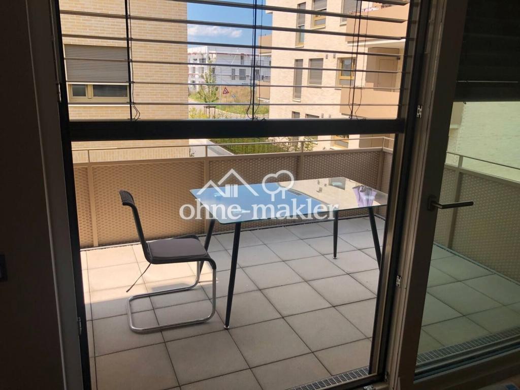Möbliert 2 Zimmer Wohnung mit Balkon und Einbauküche in Daimler Nähe - Photo 1