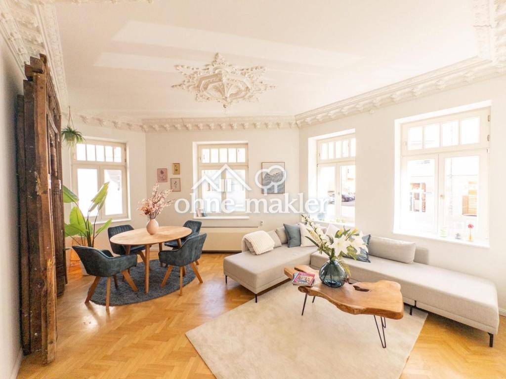 Wohnen auf Zeit: Möblierte Altbauwohnung in ruhiger Nebenstraße der Karli - Foto 2