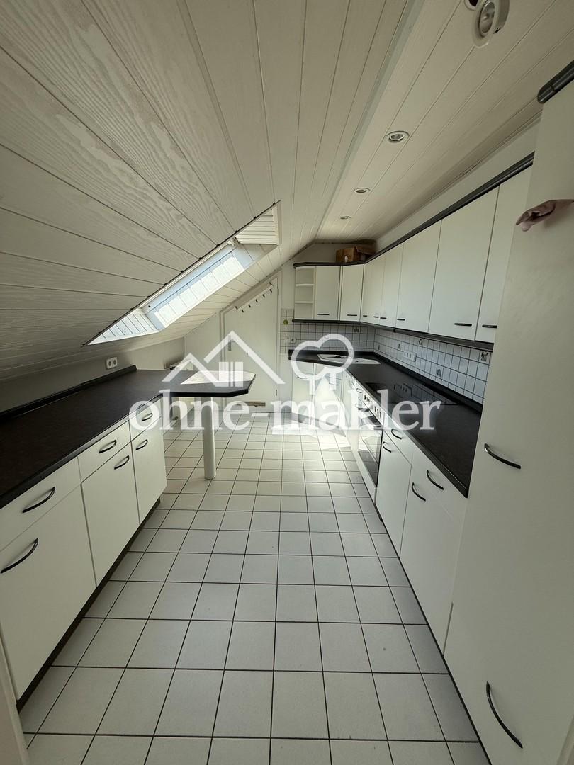 Sofort bezugsfertige 3-Zimmer-Dachgeschosswohnung mit 85 m² und schönem Ausblick - Foto 1