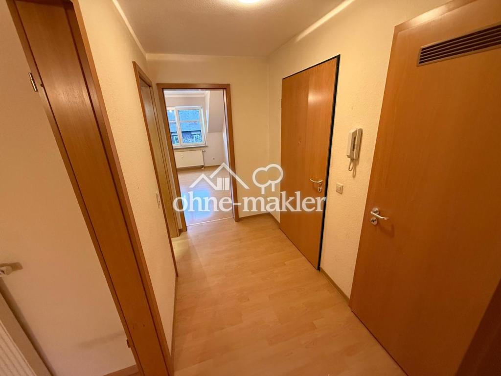 Charmante 2-Zimmer-Dachgeschosswohnung mit Balkon & Stellplatz in Top-Lage von Lohfelden - Photo 4