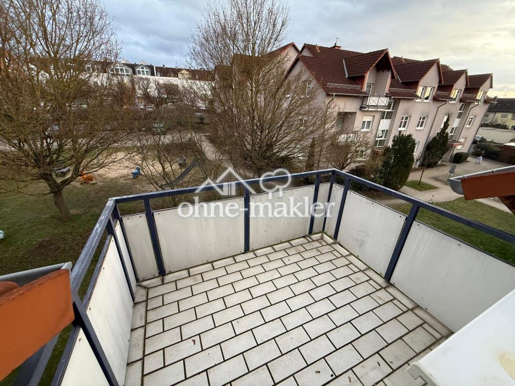 Charmante 2-Zimmer-Dachgeschosswohnung mit Balkon & Stellplatz in Top-Lage von Lohfelden - Photo 1