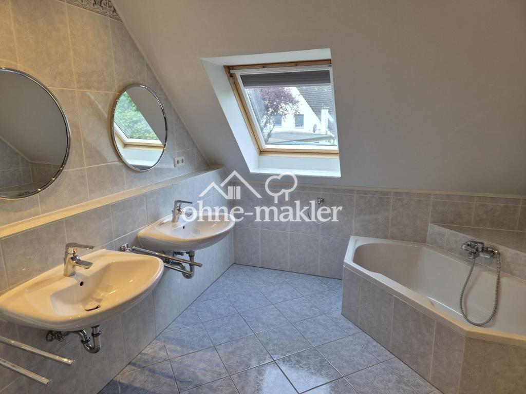 Ruhiges Wohnen am Waldrand: Gepflegtes Einfamilienhaus mit schönem Garten in Elmshorn - Photo 5