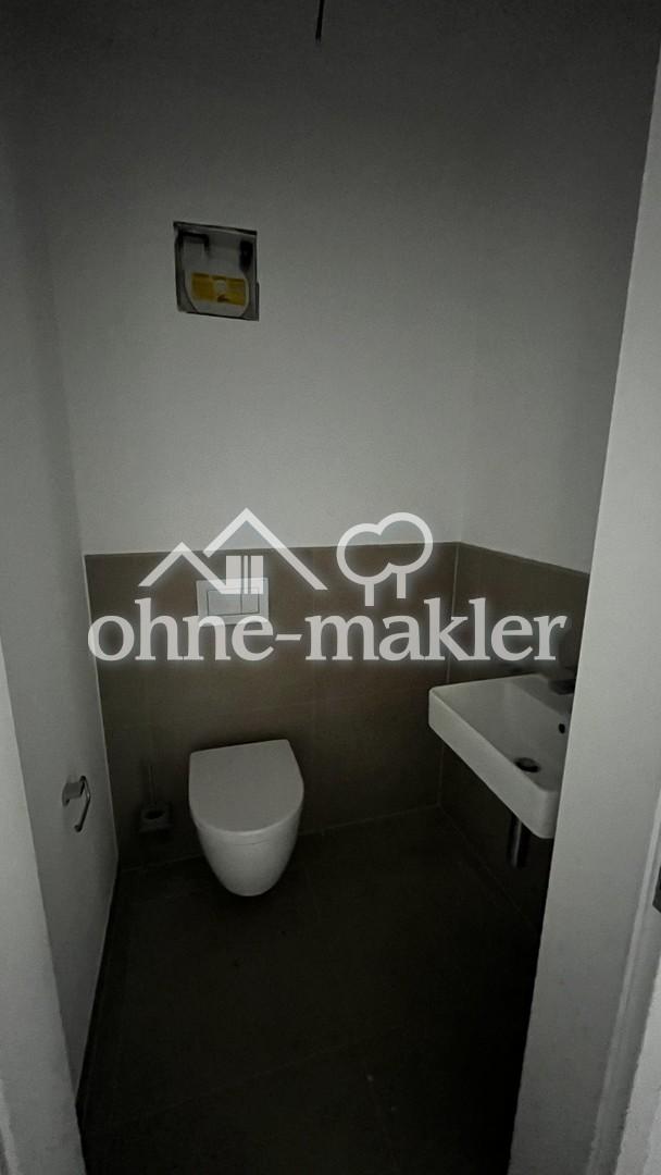 Erstbezug mit Terrasse: Stilvolle 3‑Zi.-Wohnung + Einbauküche inklusive | KfW‑40 - Photo 3