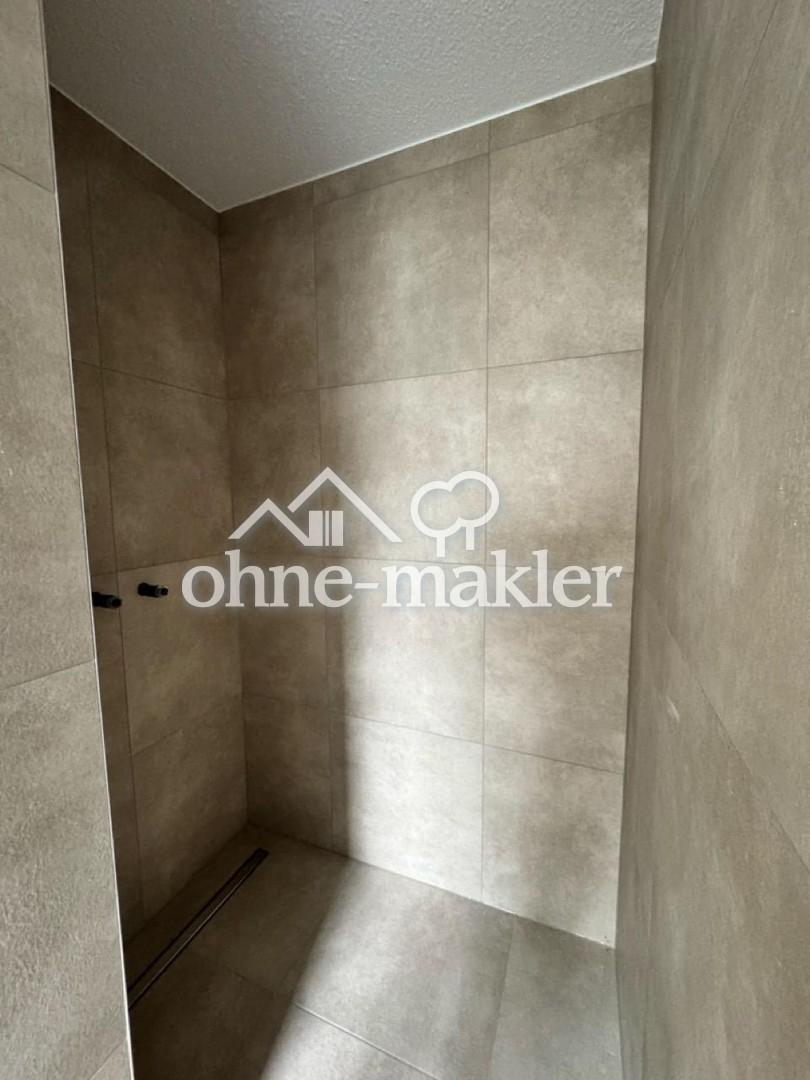 Hochwertige 3-Zimmer-Gartenwohnung mit Südterrasse, Designküche & Blick ins Grüne - Photo 4