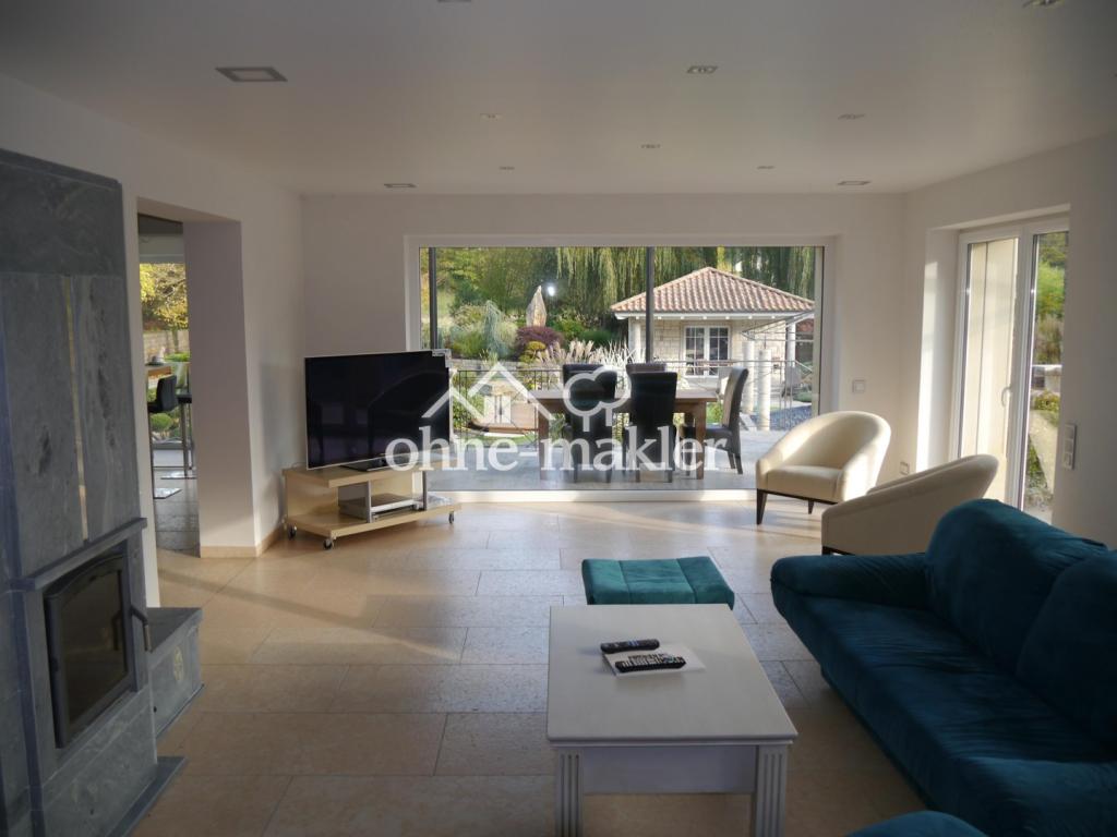 Exklusive freistehende Villa mit Traumgarten - Foto 1