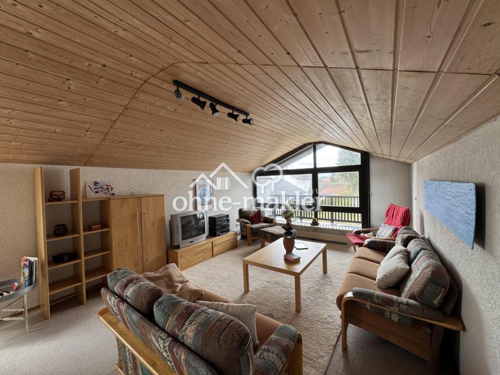 möblierte Dachgeschosswohnung mit Balkon + Garage - Foto 2