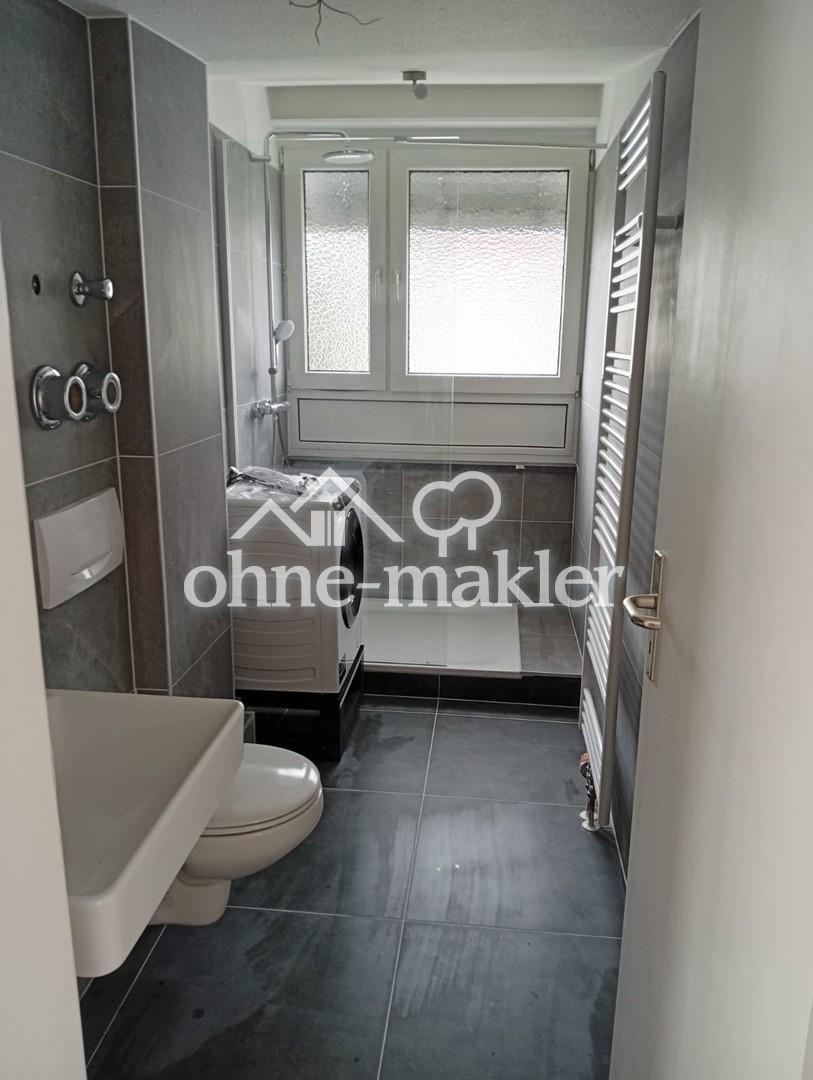 Erstbezug nach Modernisierung: Helle 2-Zimmer-Wohnung mit großem Balkon, neuem Bad & Stellplatz - Photo 2