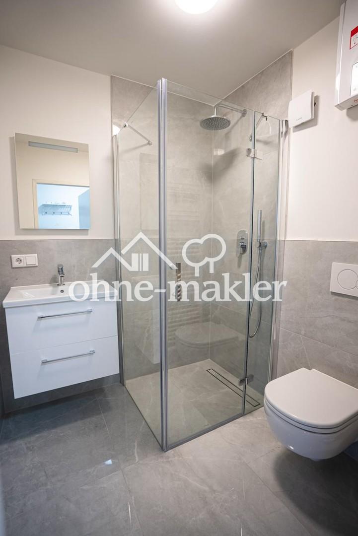 Stylish Oasis in the Heart of Frankfurt – Quiet, Green & Newly Renovated - Photo 1