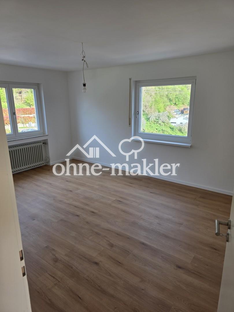 Frisch sanierte 3-Zi-Wohnung mit großem Balkon & Panoramablick - Foto 2
