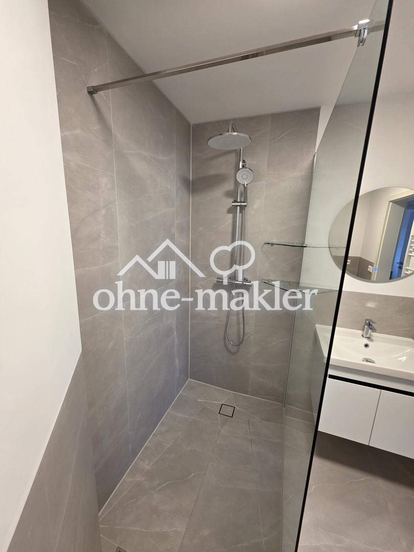 Frisch sanierte 3-Zi-Wohnung mit großem Balkon & Panoramablick - Foto 1