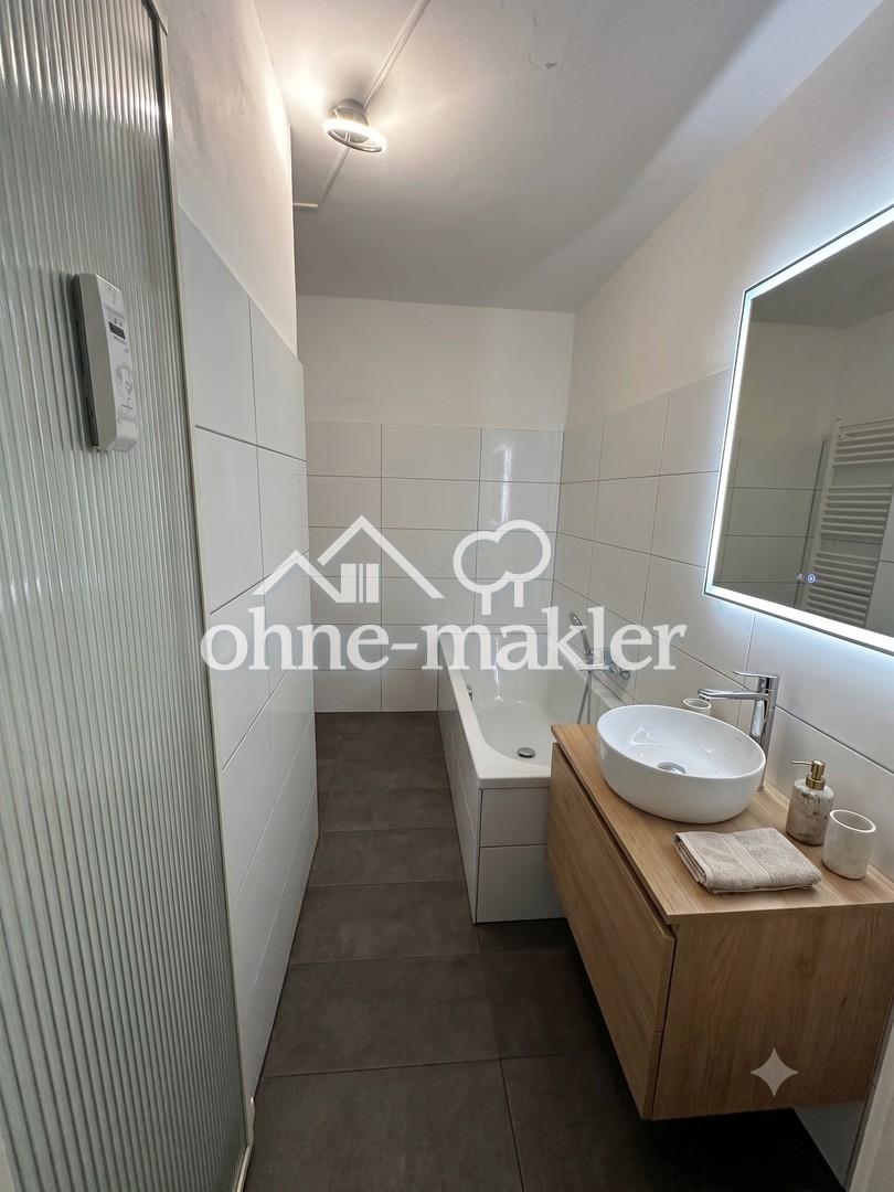Frisch sanierte 3 Zimmer Wohnung mit Küche und sonnigem Balkon - Foto 3