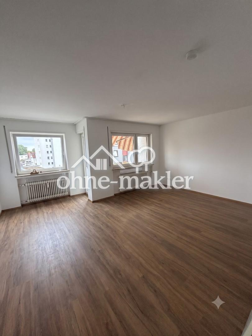 Frisch sanierte 3 Zimmer Wohnung mit Küche und sonnigem Balkon - Foto 1