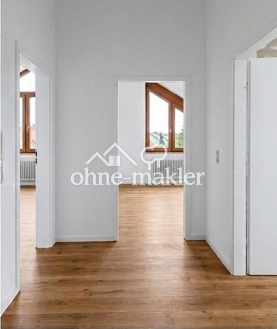 Frisch renovierte Wohnung mit außergewöhnlicher Raumhöhe, neuer Einbauküche, Südbalkon und Garage - Photo 5