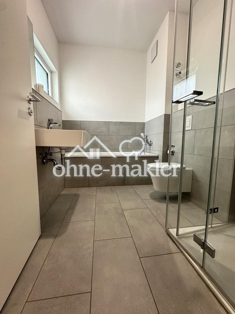 Moderne 3-Zimmer-Dachgeschosswohnung mit großer Dachterrasse und Weitblick über Spandau - Photo 4
