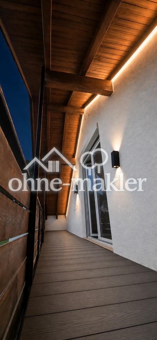 Moderne Dachgeschosswohnung mit Balkon, Garage & Kaminofen in ruhiger Aussichtslage - Foto 5