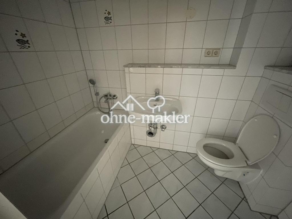 Frisch renovierte 3 Raum Wohnung, neue EBK, Stellplatz, grüne Lage, perfekter Grundriss - Foto 1