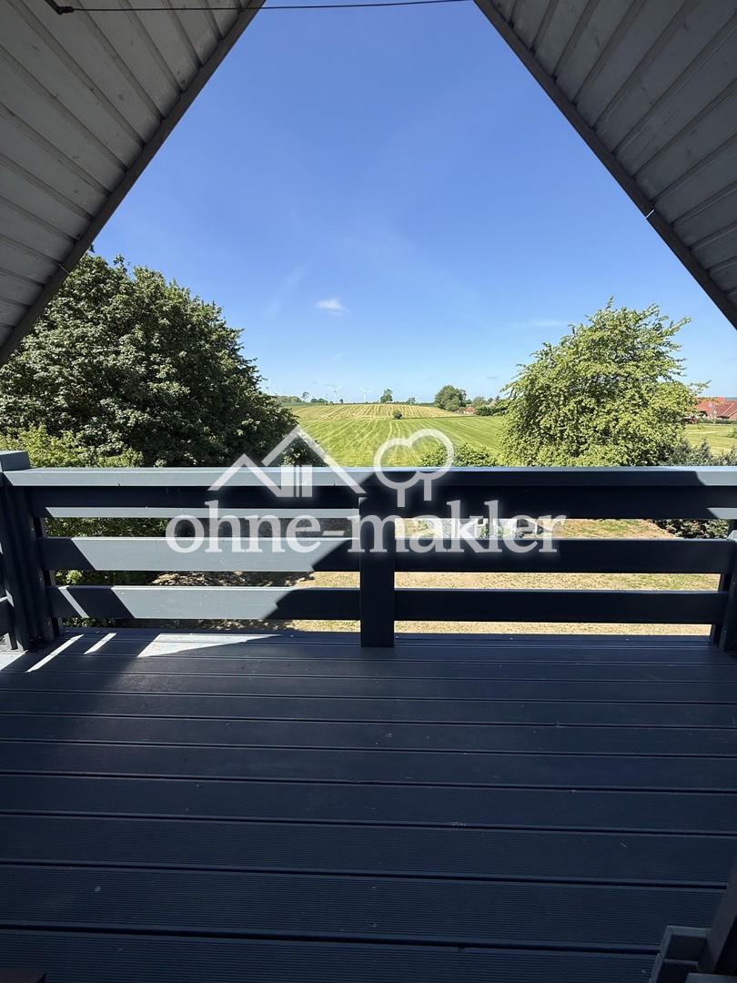 Traumhafter Erstbezug im DG! Sanierte Dachgeschoss-Oase mit Feldblick & Stellplatz - Foto 4