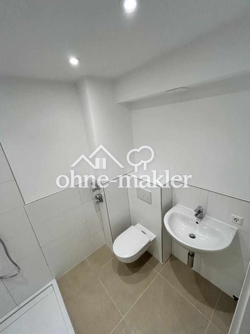 Neu sanierte 3 Zimmer Wohnung mit Bad, Küche und Balkon - Photo 5