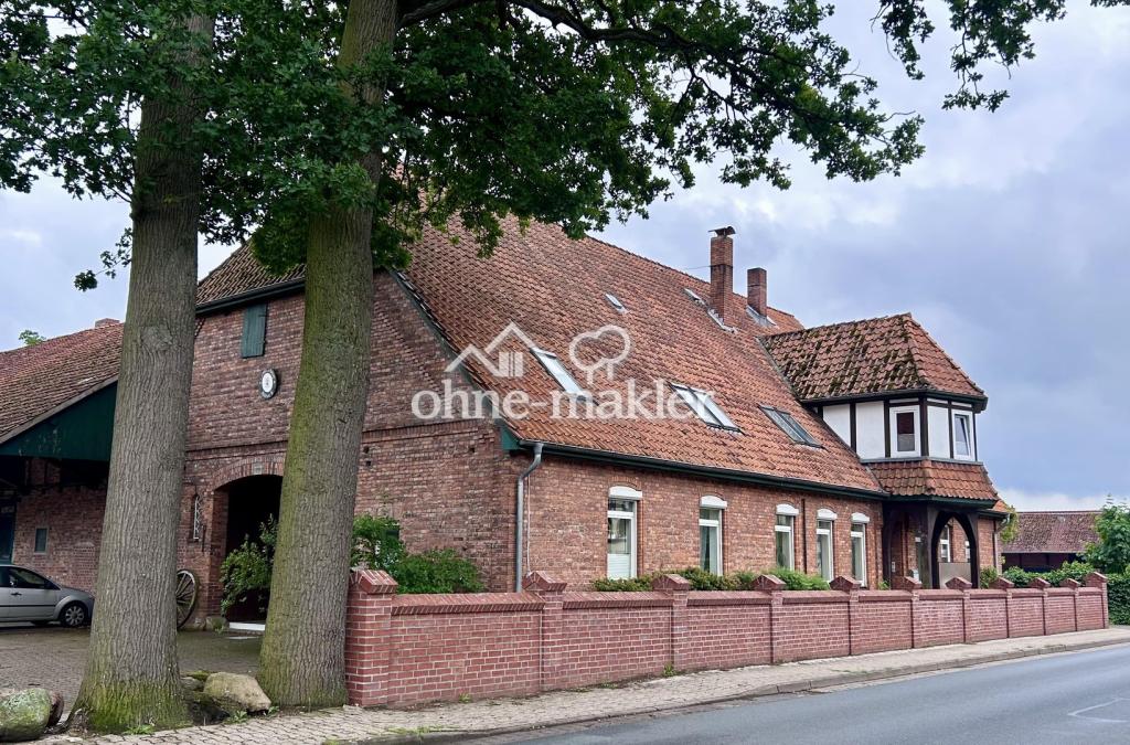 Familienfreundliche 8-Zimmer-Wohnung mit großem Garten in historischem Bauernhaus in Neuwarmbüchen - Foto 1