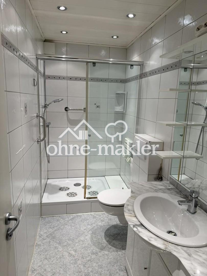 Grundsanierte 3-Zimmer-Wohnung mit Loggia im 2. OG mit Balkon in Mülheim-Broich - Photo 1