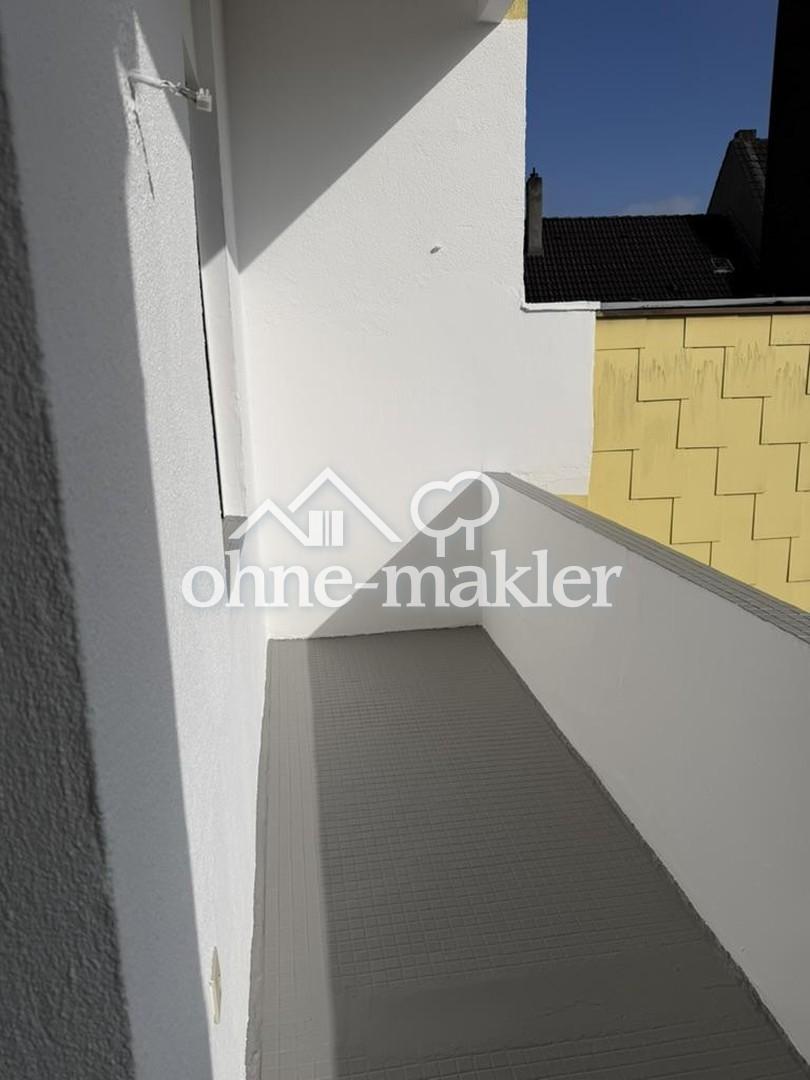 Grundsanierte 3-Zimmer-Wohnung mit Loggia im 2. OG mit Balkon in Mülheim-Broich - Photo 2