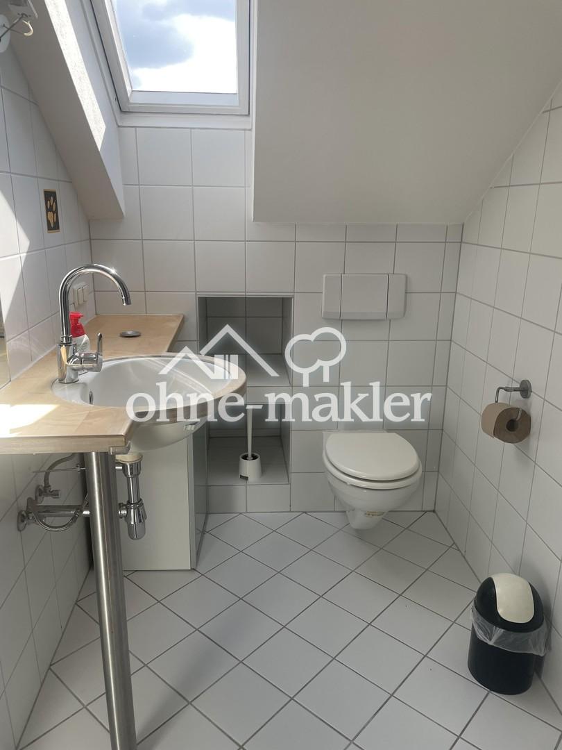 Renovierte Dachgeschoss Wohnung mit Stadtparkblick - Foto 3