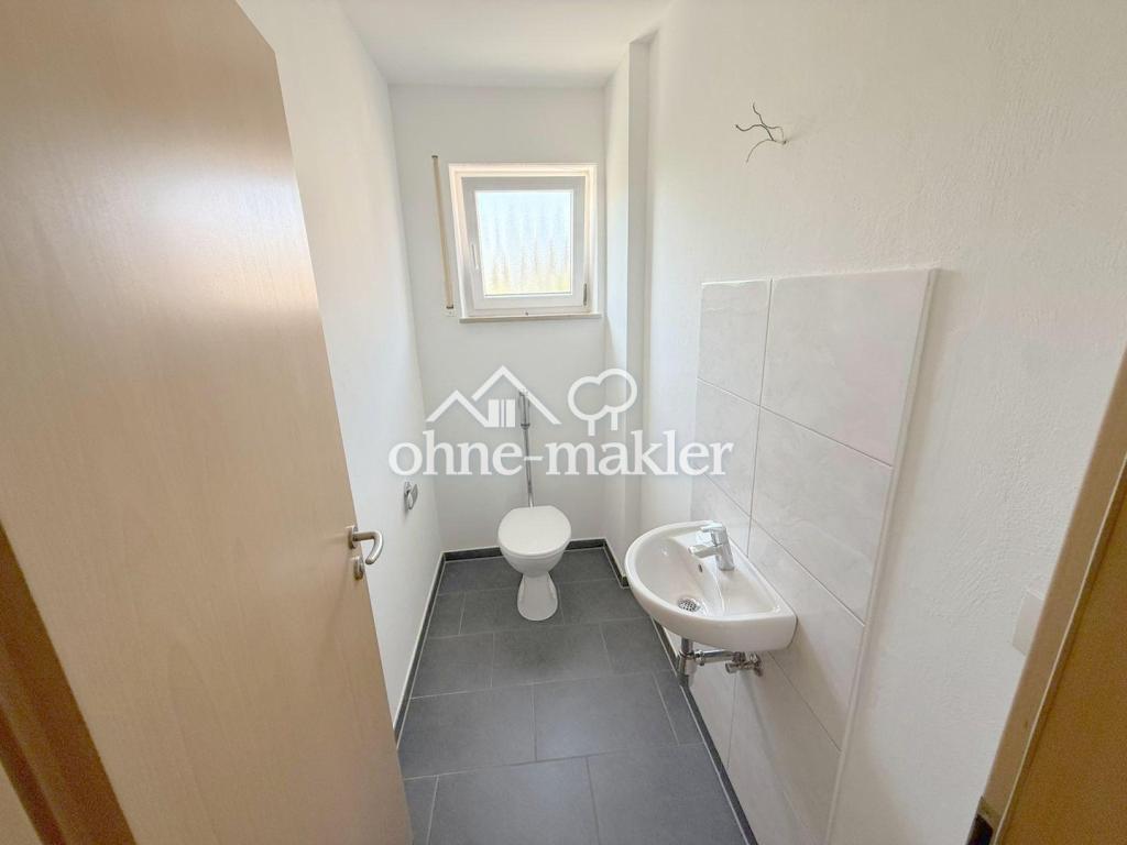 Frisch getüncht! - Helle, großzügige 4 Zi-Whg Wohnung mit Garage und großem Balkon in Fürth - Photo 4