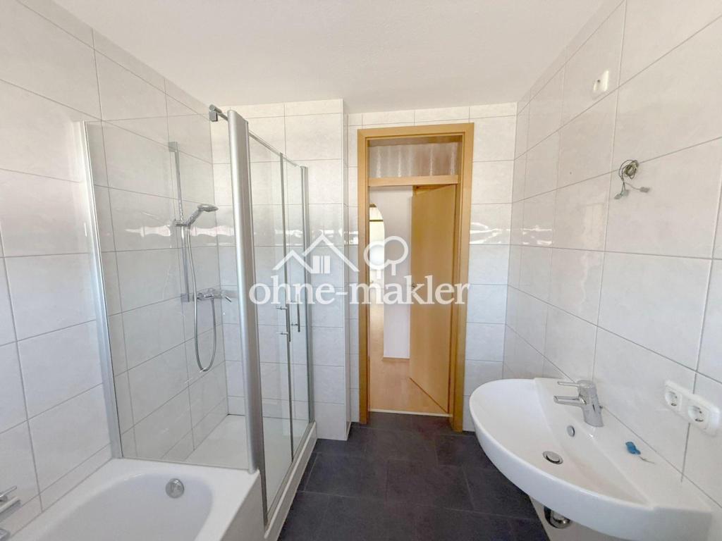 Frisch getüncht! - Helle, großzügige 4 Zi-Whg Wohnung mit Garage und großem Balkon in Fürth - Photo 5