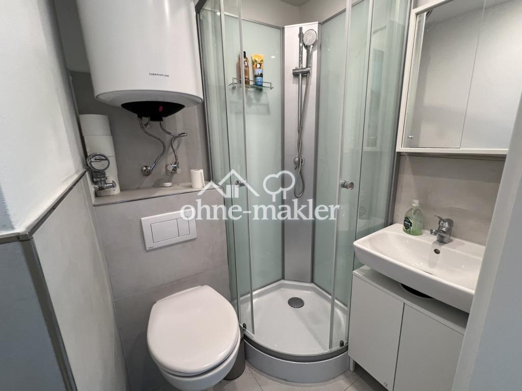 frisch saniert, voll möbliertes Apartment in super Lage! Neues Bad + Einbauküche - Photo 5