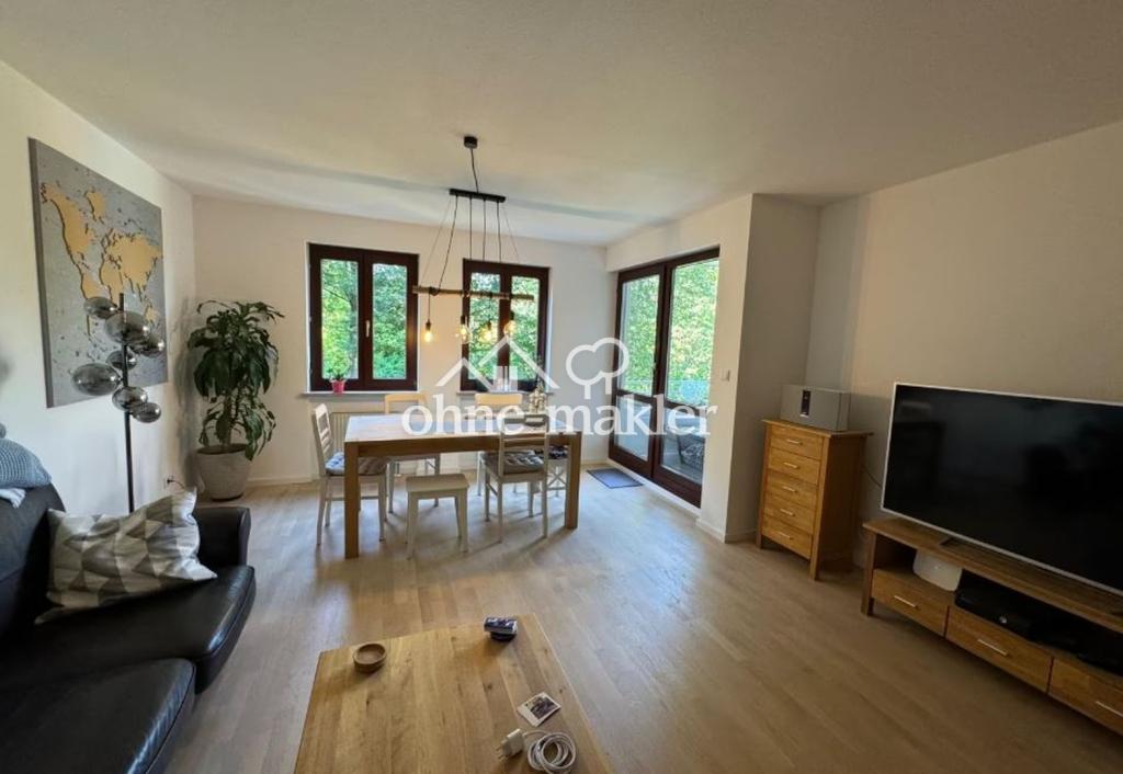Hochwertig renovierte 3-Zi.-Wohnung mit Eichenparkett, neuer EBK & Balkon - Foto 1