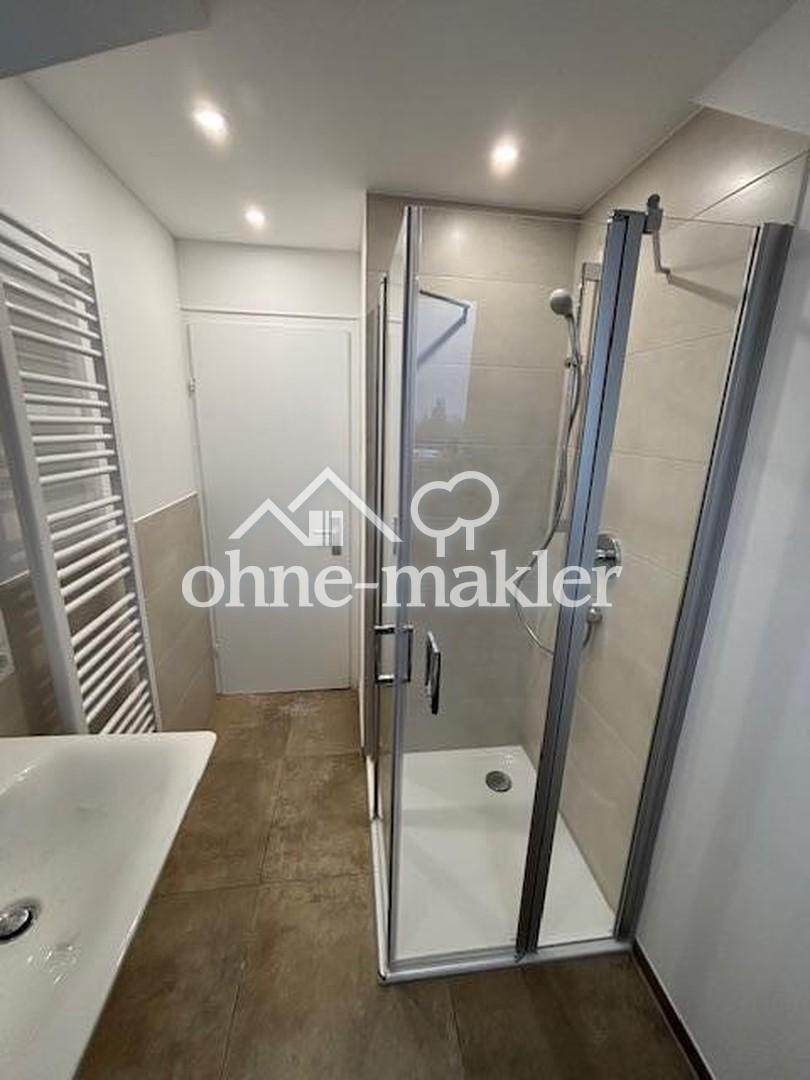 3-Zimmer-DG-Wohnung mit saniertem Tageslichtbad - Photo 3