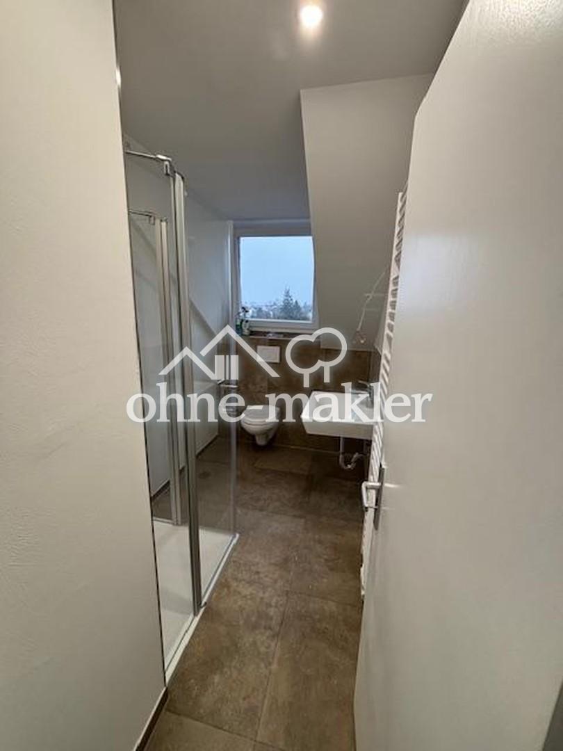 3-Zimmer-DG-Wohnung mit saniertem Tageslichtbad - Photo 4