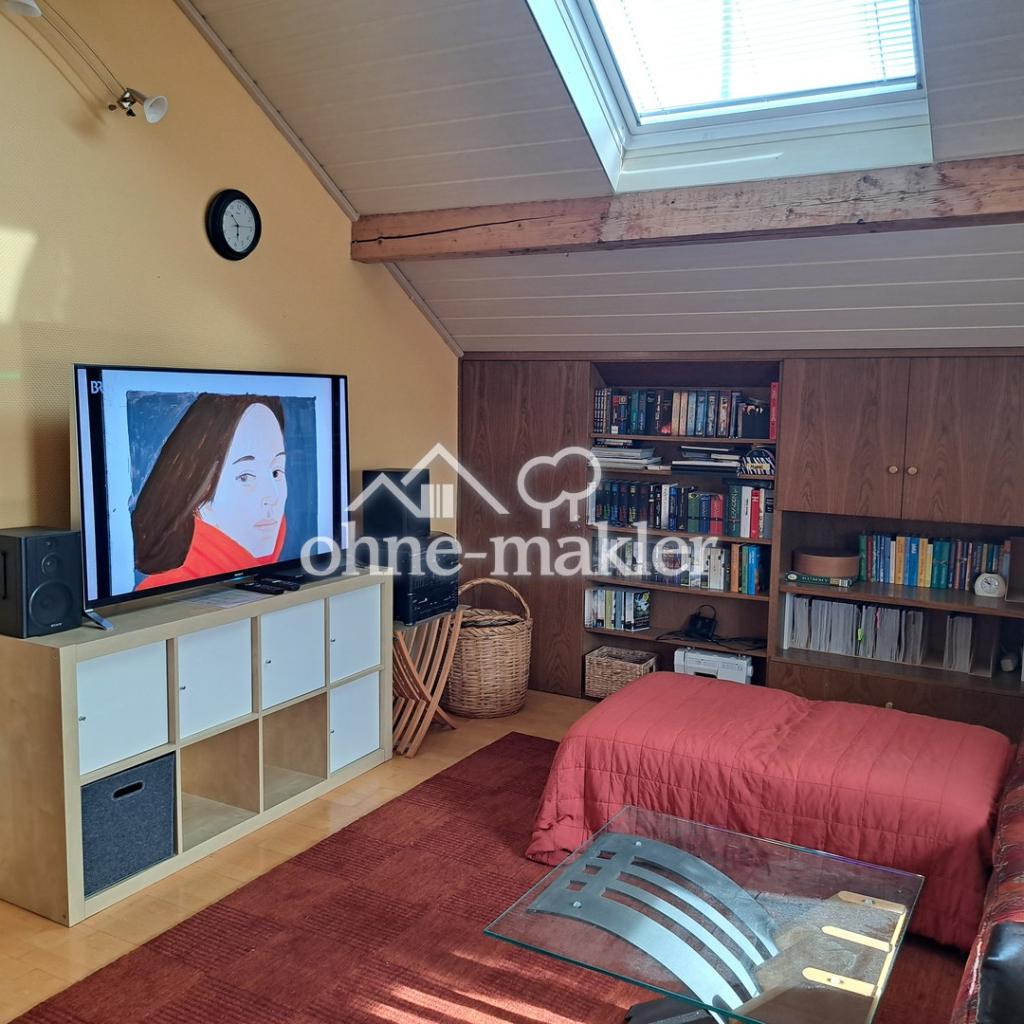 Gepflegte DG Wohnung für 1-2 Personen mit Terrasse + Gartennutzung - Photo 2