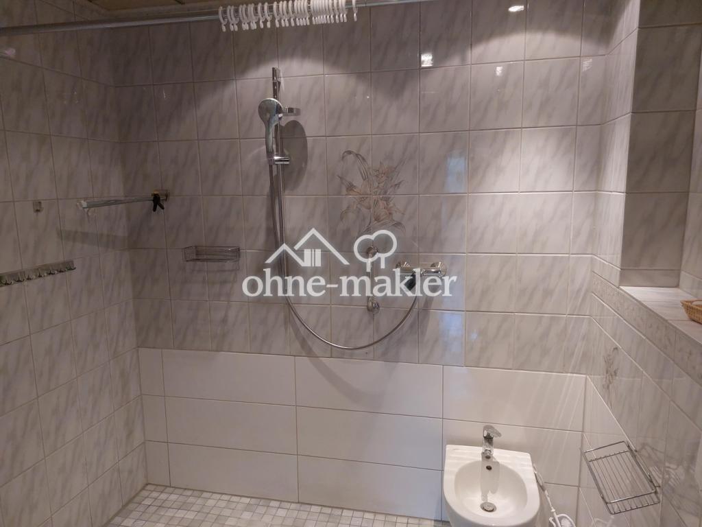 Schöne 4-Zimmer-Erdgeschosswohnung mit Terrasse, Einbauküche und Stellplatz in Neckarsulm - Photo 2