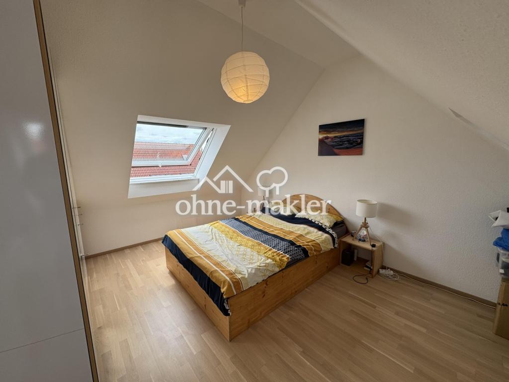 Helle 3,5 Zimmer Maisonette Wohnung mit Dachterrasse, TG-Stellplatz und guter ÖPNV-Anbindung - Photo 3