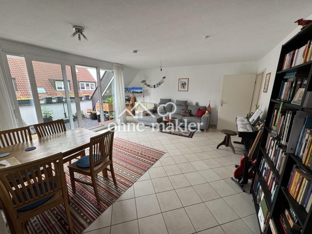 Helle 3,5 Zimmer Maisonette Wohnung mit Dachterrasse, TG-Stellplatz und guter ÖPNV-Anbindung - Photo 2