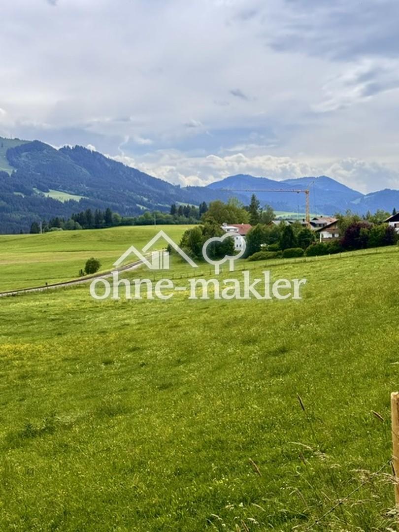 Erstbezug im Allgäu am Grüntensee – hochwertige 3-Zimmer-Dachgeschosswohnung mit Balkon & Bergblick - Photo 2