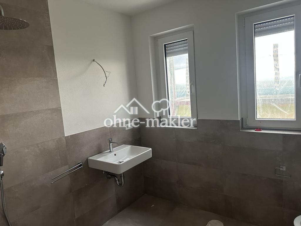 Neubau/ Erstbezug: Moderne 3,5-Zimmer Penthouse-Wohnung mit Klimaanlage - Photo 2
