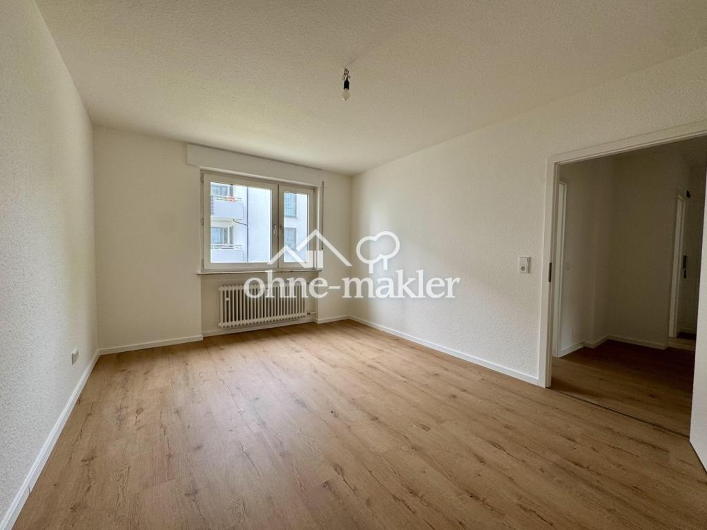 Einziehen und wohlfühlen ! Ideale, geräumige 2-Zimmer-Wohnung mit Balkon, Einbauküche und Stellplatz - Photo 2